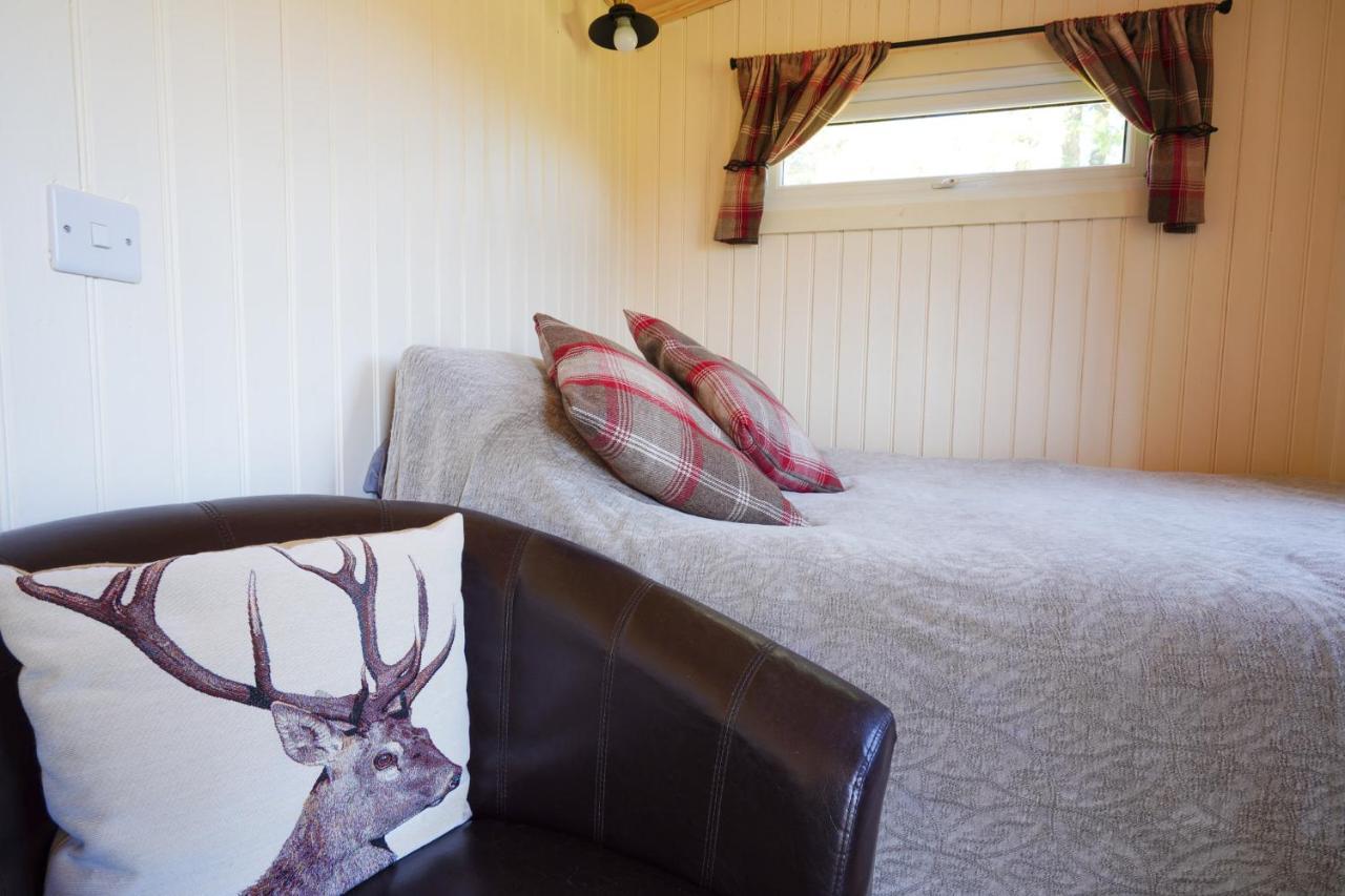 The Laburnum Retreat Shepherd Hut Private Hot Tub Upper Hulme Zewnętrze zdjęcie
